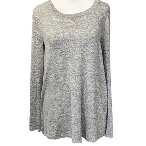 Gilli Womens Gray Long Sleeve Round Neck Knit Top with Open Back High Low Detail